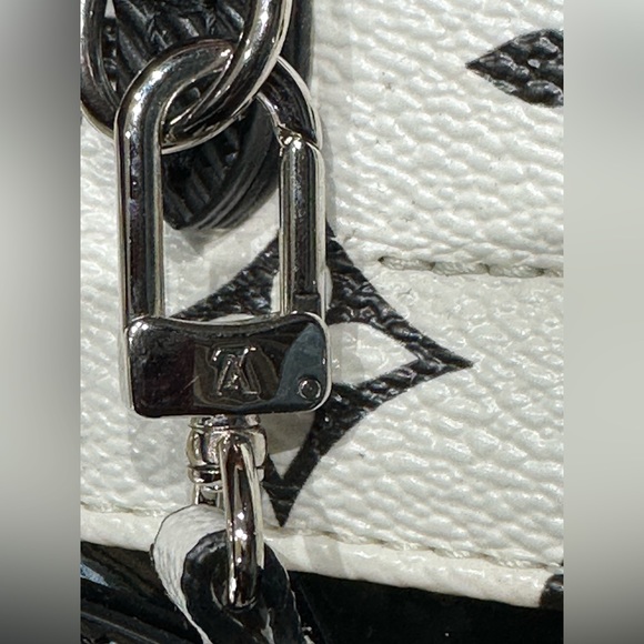 Louis Vuitton Hot Springs Patent Leather Packpack - Picture 10 of 13